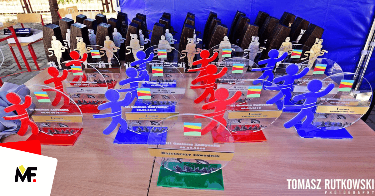 Commemorative trophies for runners
